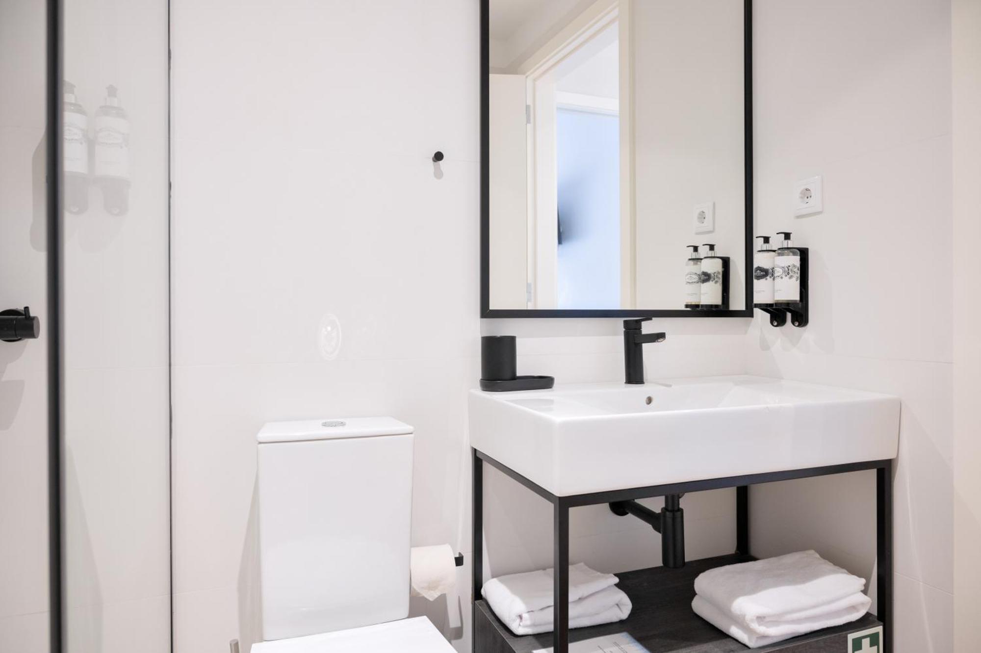 Catarina Serviced Apartments (Adults Only) Porto Værelse billede